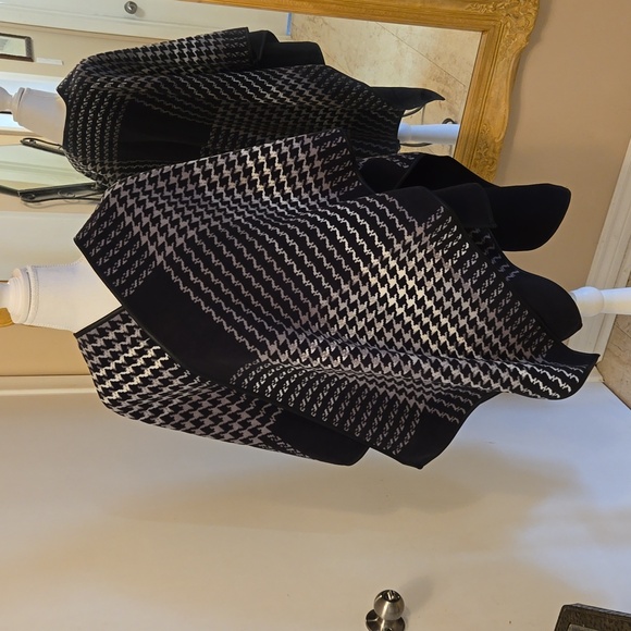 Cozy Reversible Poncho Cape Wrap NWOT - Picture 2 of 6